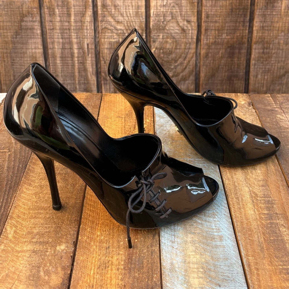 Gucci Black Patent Peep Toe With Lace Up Sides High Heels